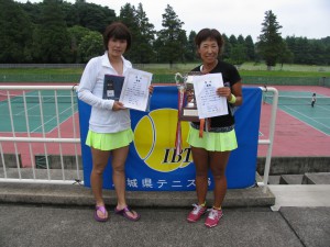 女子優勝　新里、橋本